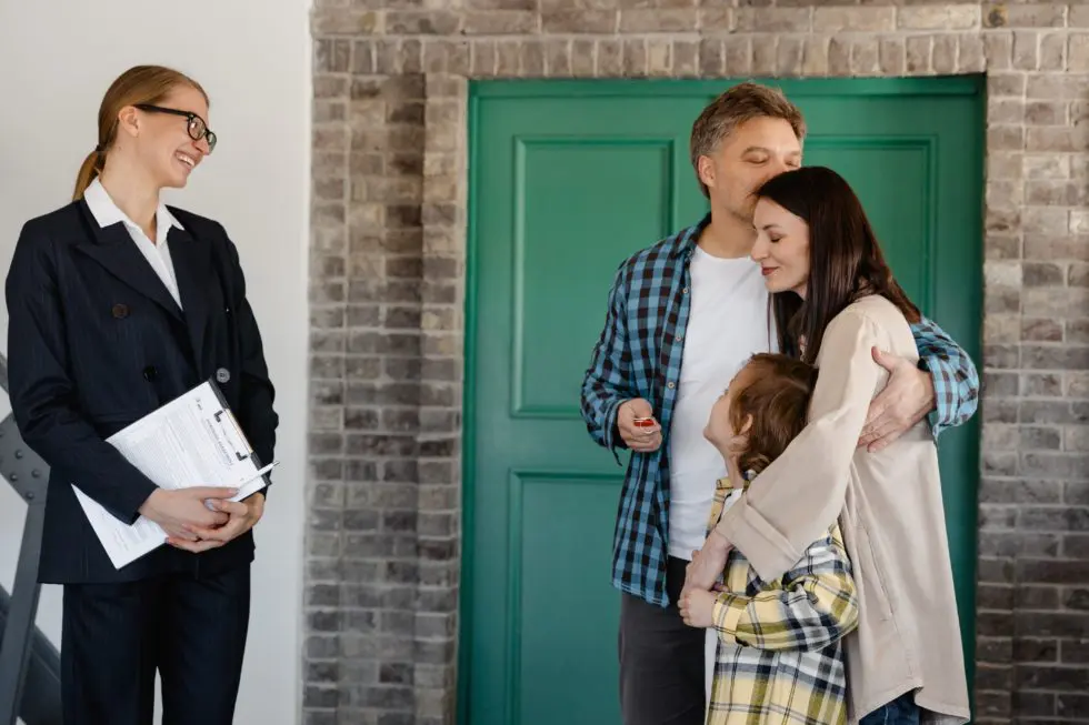 How to Maintain Separate Finances While Purchasing Property