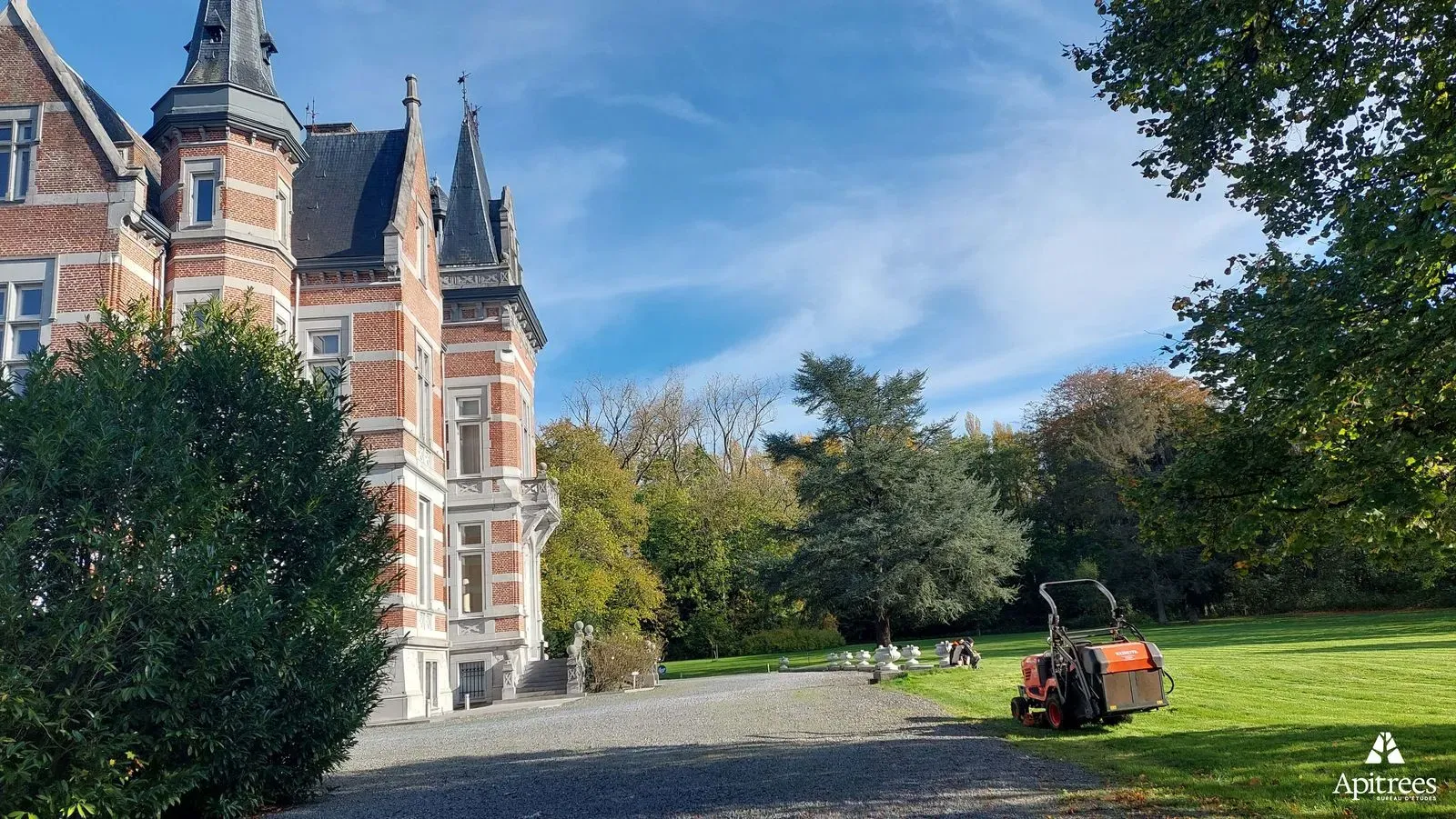 Vue sur le Chateau du Parc Boël