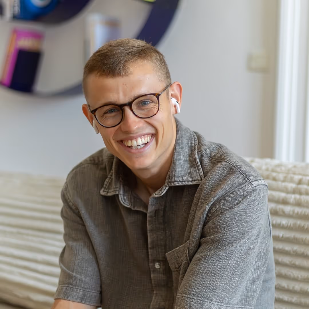 mathis faivre fondateur de l'agence short