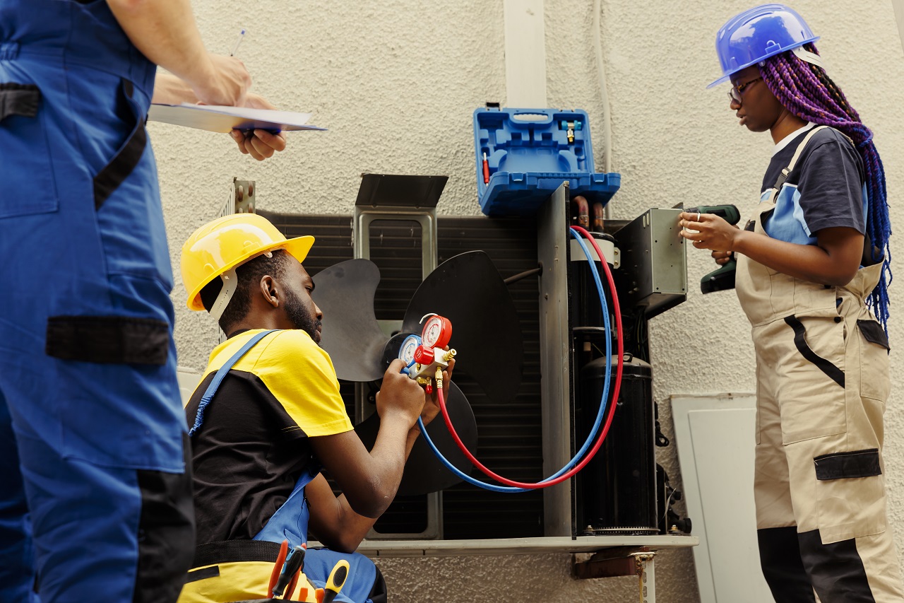 The Differences Between Repairing and Replacing Your HVAC System