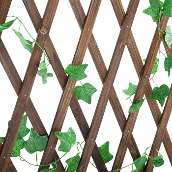wooden trellis