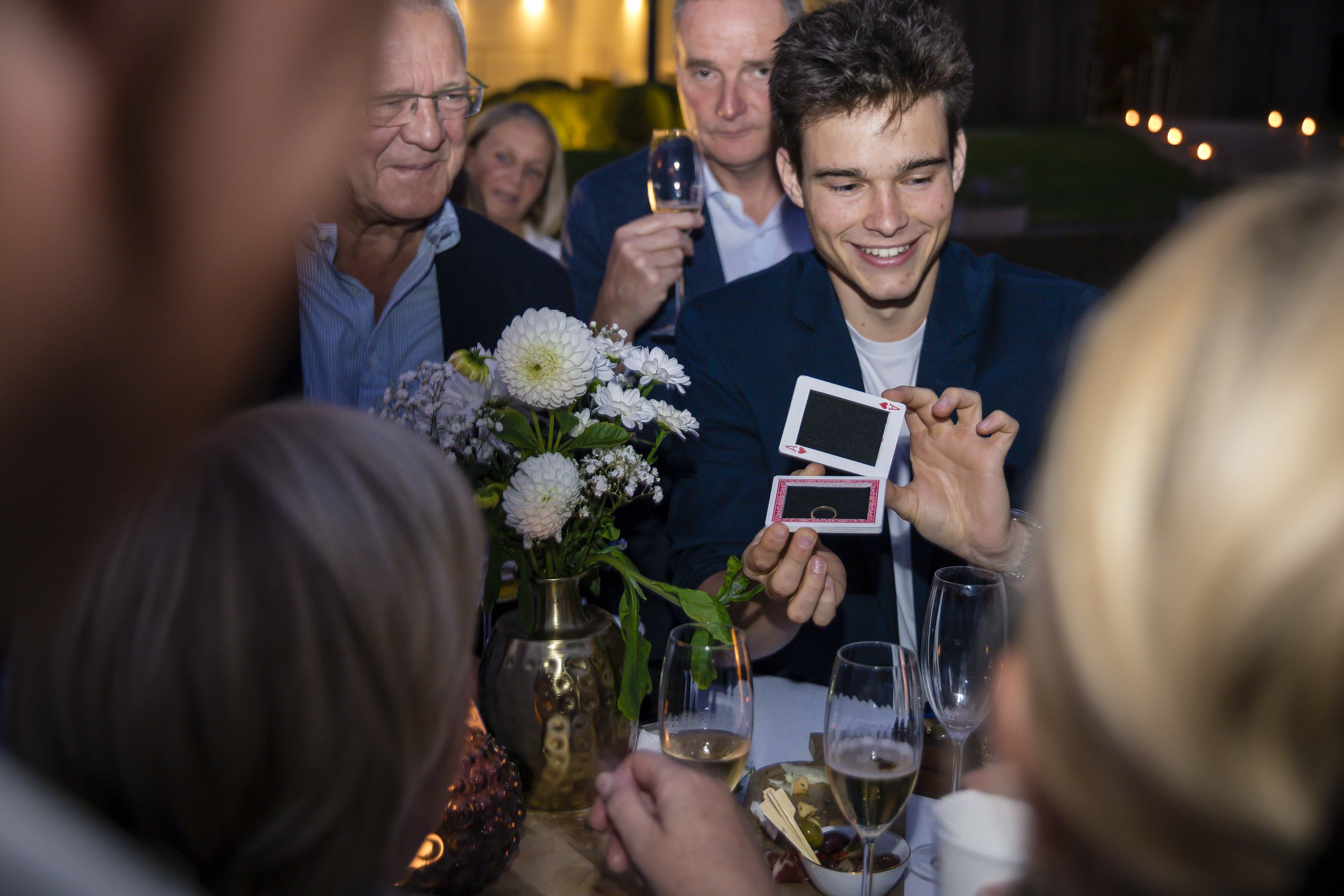 Goochelaar Jonas De Bruyn show 65ste verjaardag