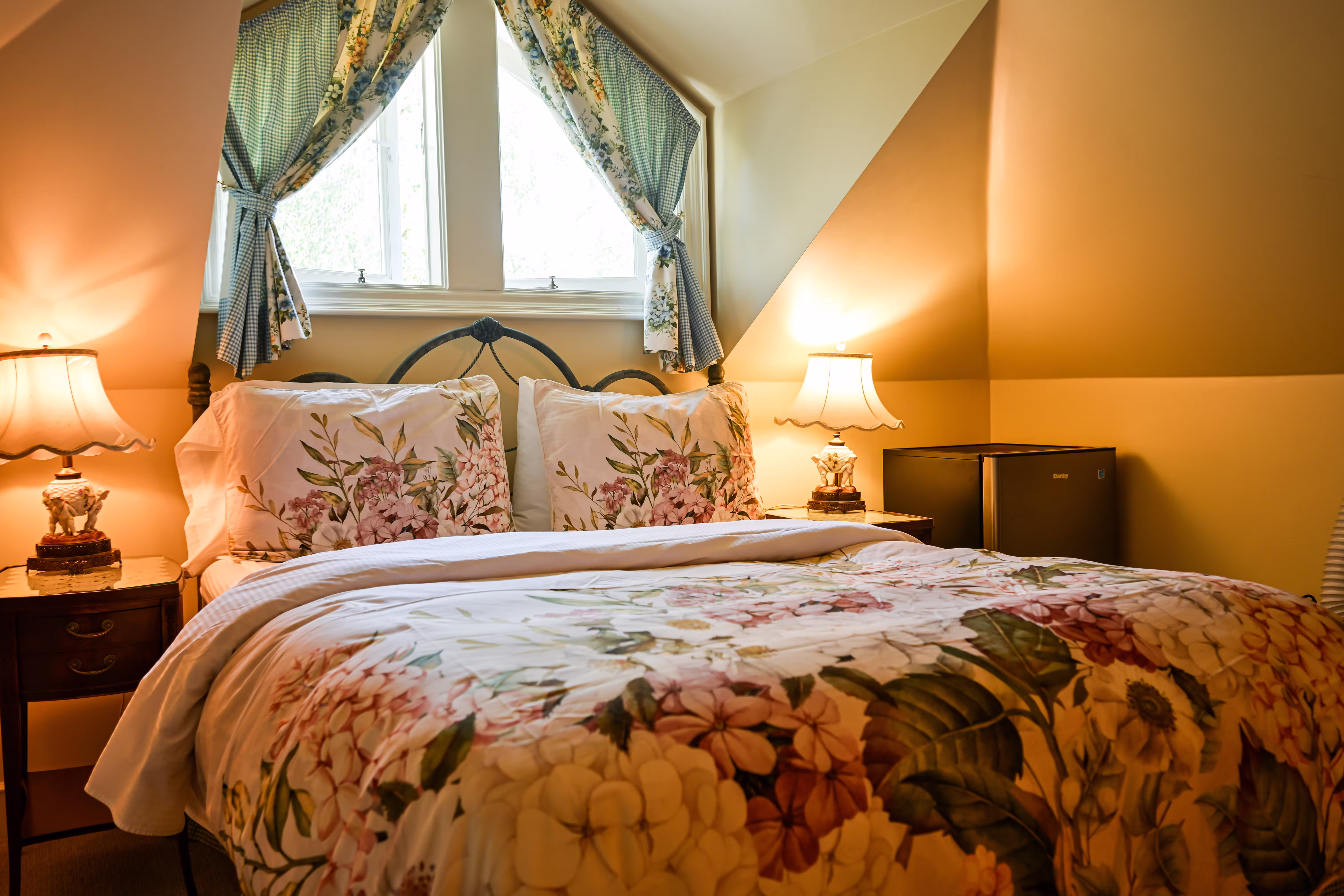 Room Img