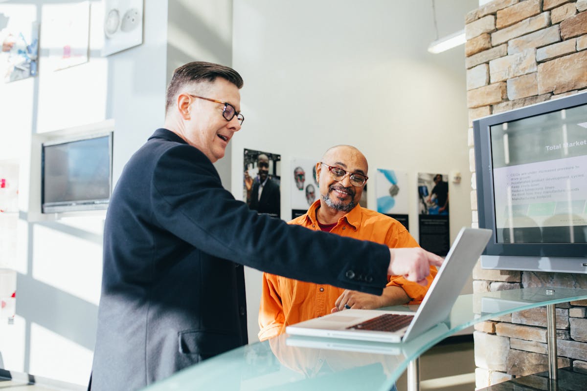 Vertriebsprozesse automatisieren: Von der Lead-Erfassung bis zur Rechnungs­stellung