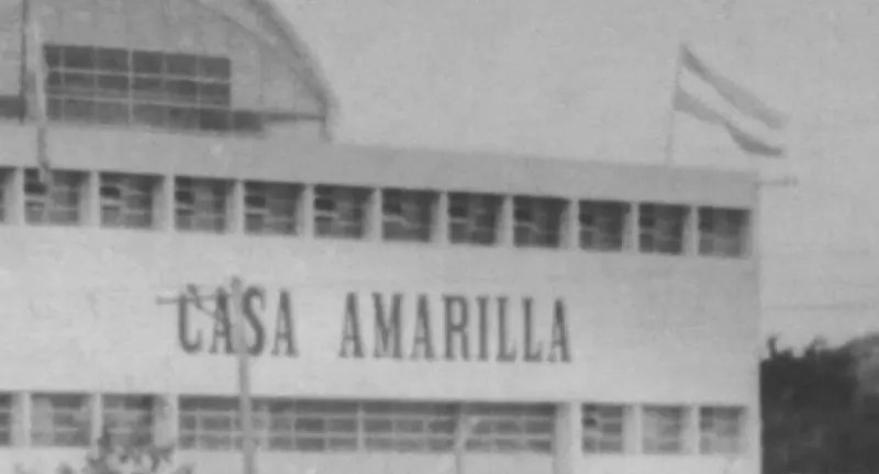 casa amarilla photo