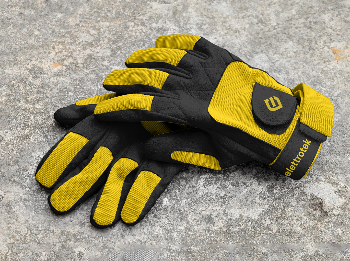 Elettrify e-bike and e-scooter rental service multilingual user guide handbook in English, Italian, and German with App Store and Google Play download options