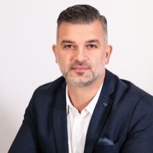 Testimonial Author Img