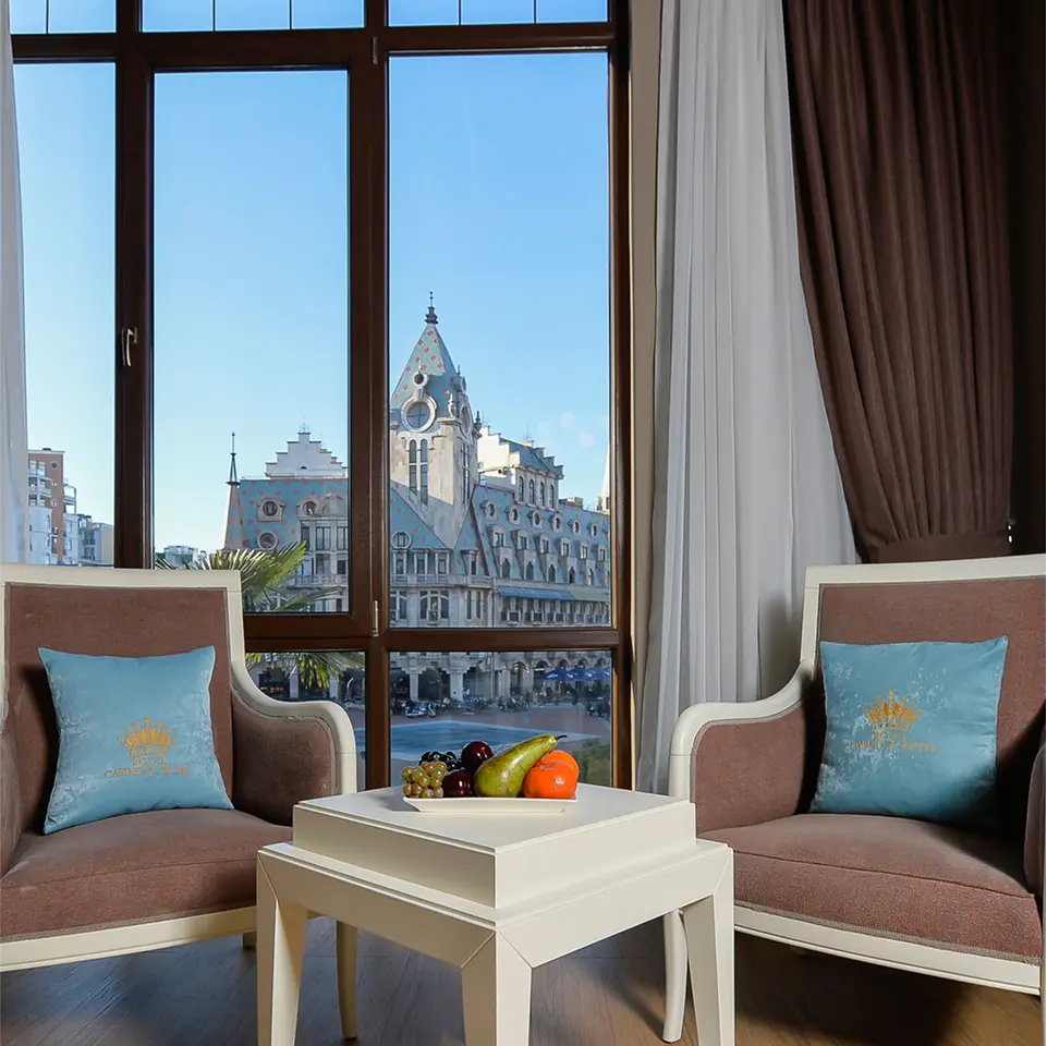 מלון יוקרה בבטומי עם נוף למרכז העיר ההיסטורי