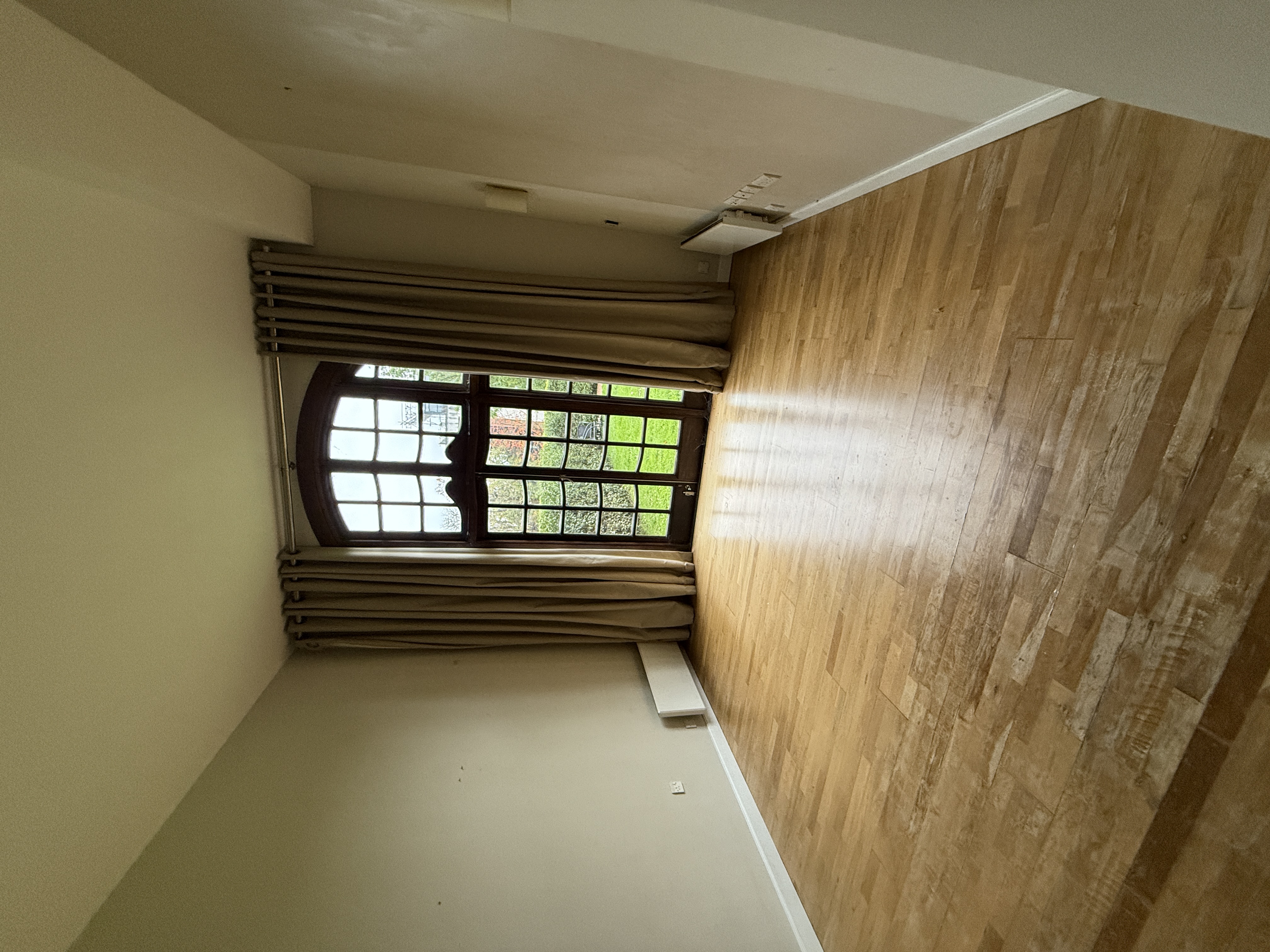 [background image] image of a bike workshop (for a bicycle shop)