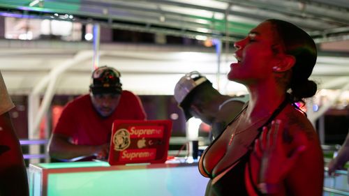 image of company logo and plaque (for a maritime service)