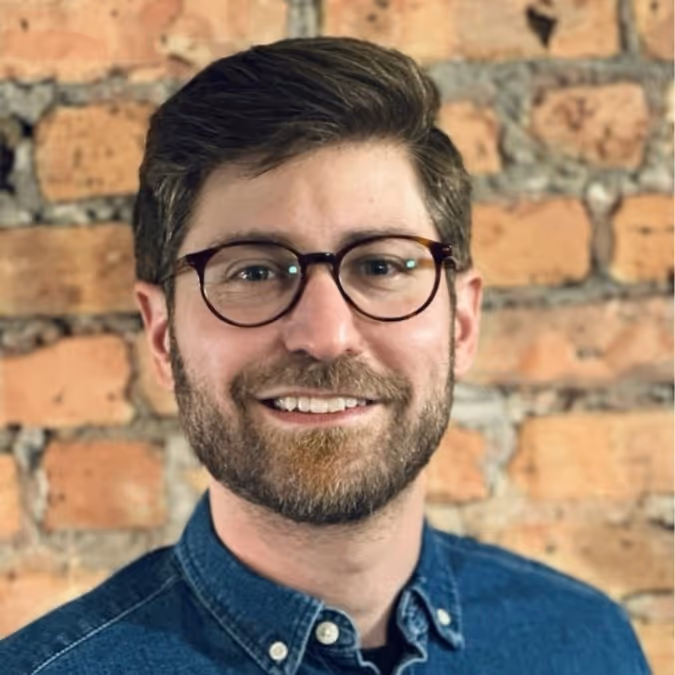 Alex Segura headshot