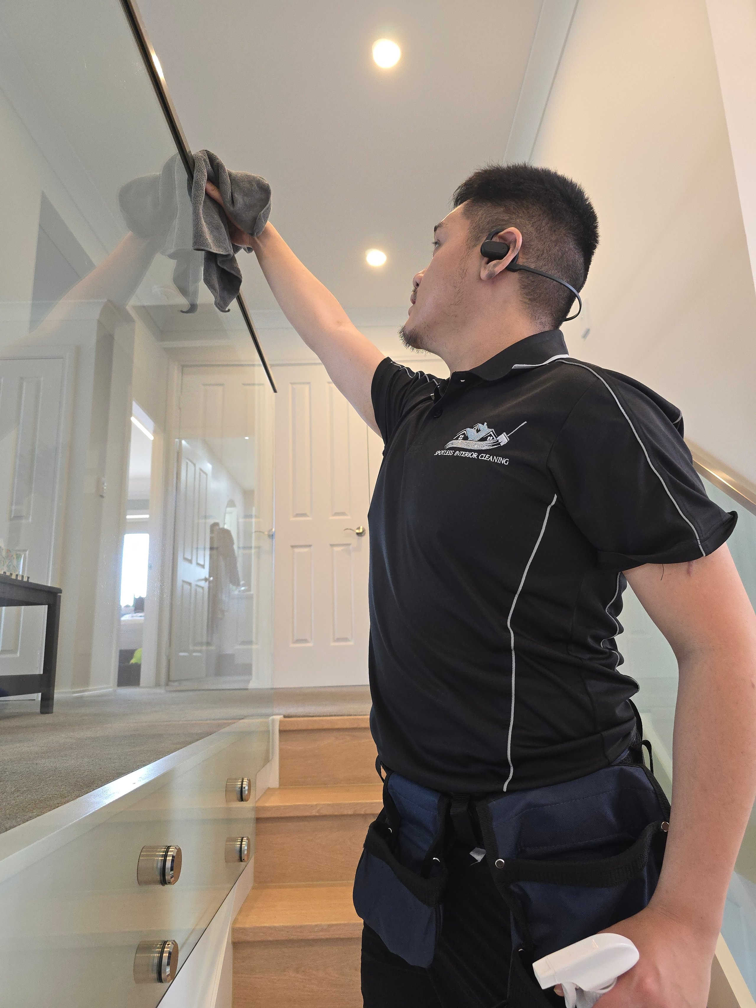 End of tenancy house clean Sydney - Spotless Interior Cleaning, balcony and glass cleaned. City of Ryde