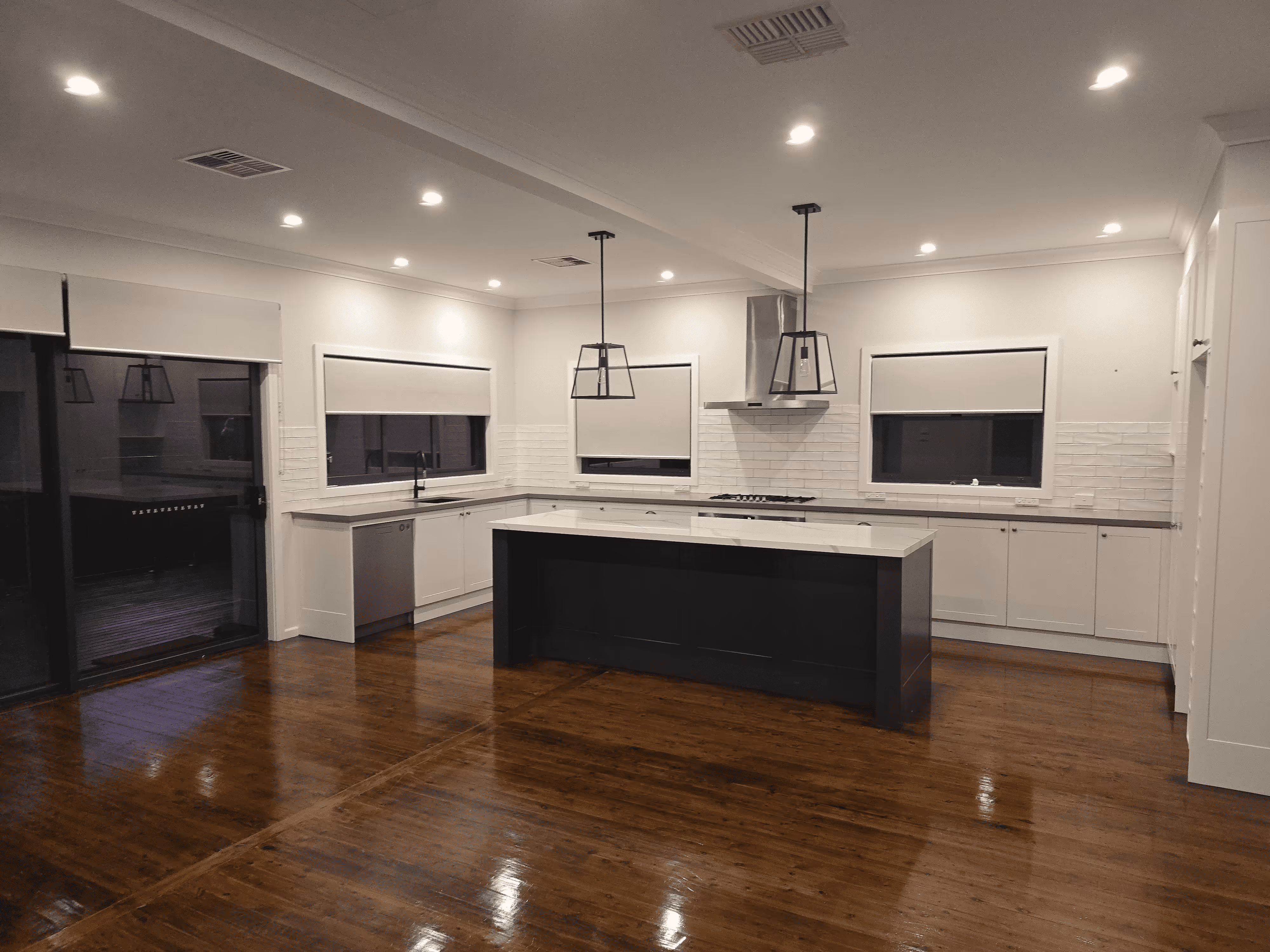 Sydney based cleaning services that includes deep cleaning, end of lease cleaning and pressure washing. Westmead based.