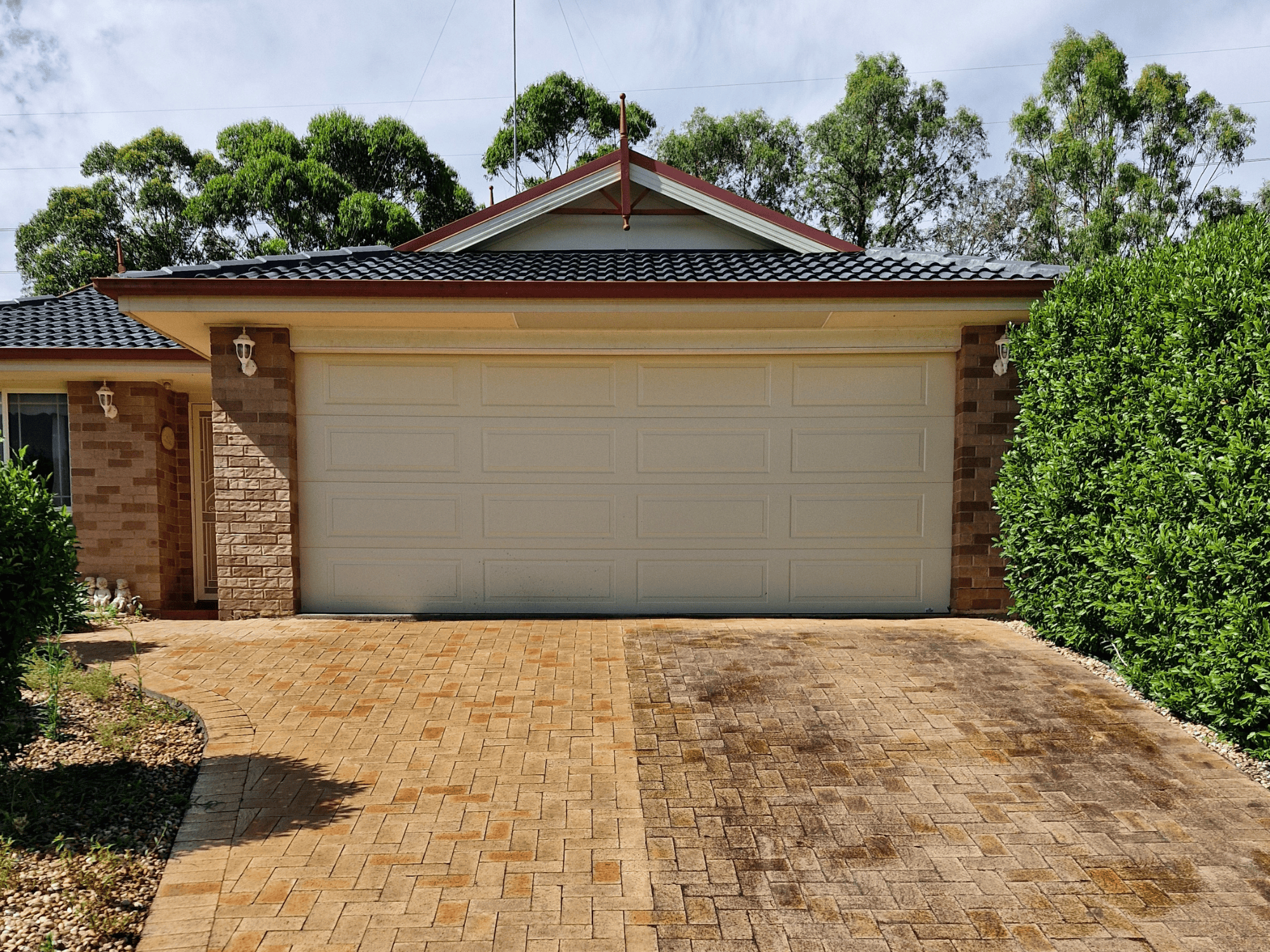 Side to side comparing and how we our pressure washing service can reclaim your driveway. Baulkham Hill and Castle Hill