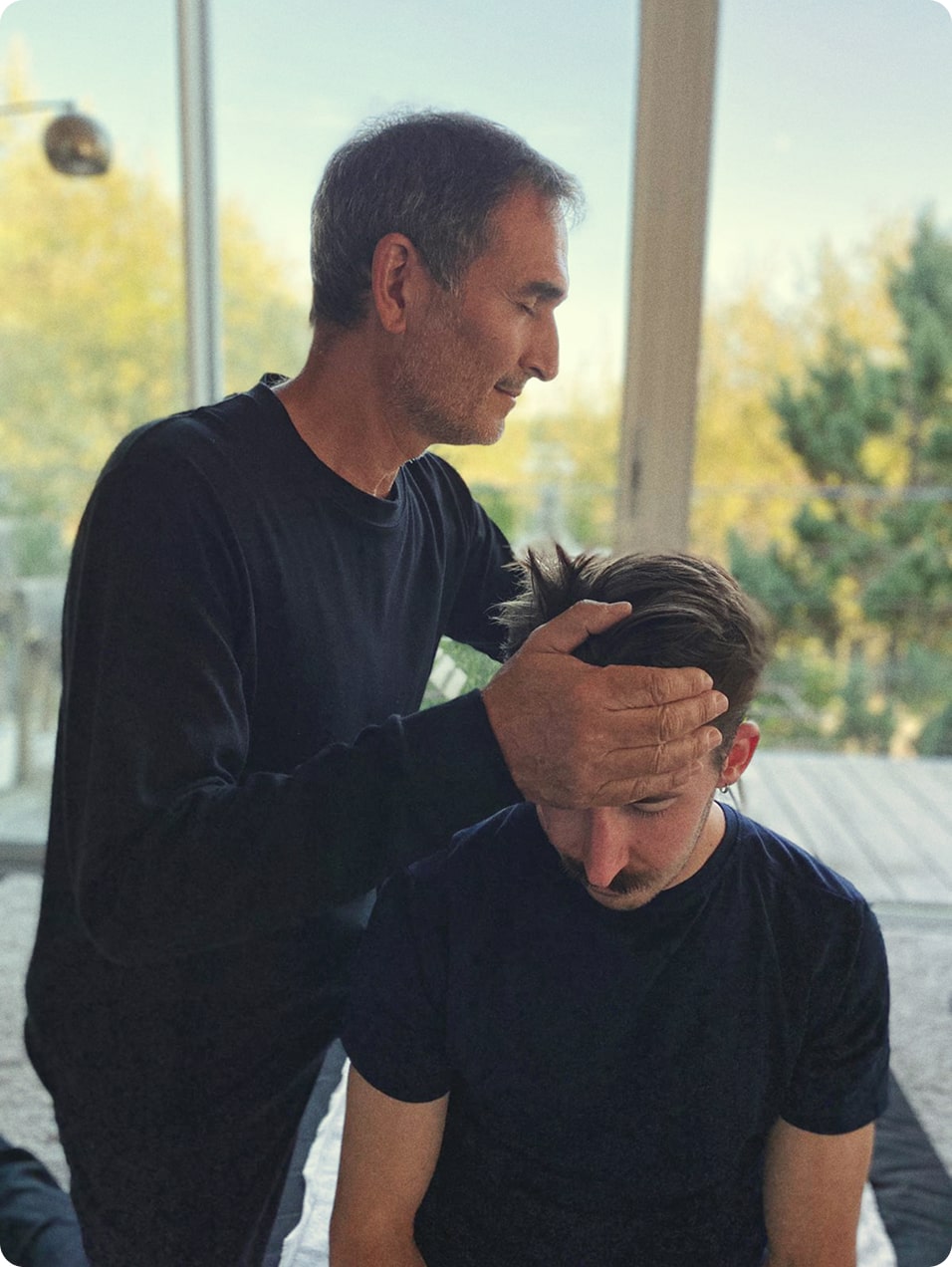 Homme en train de se faire masser