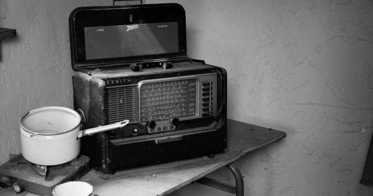 Radio Days is Living Opera’s flagship 2026 album, created in honor of America’s 250th anniversary, exploring the rich history of opera and its enduring connection to the golden age of radio.