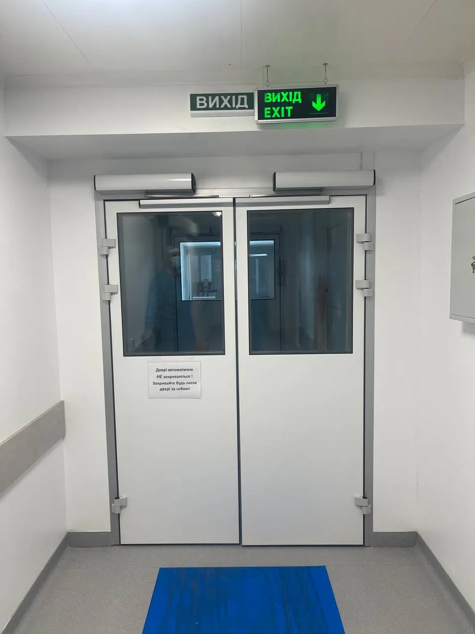 Двері автоматичні | Hospital Room