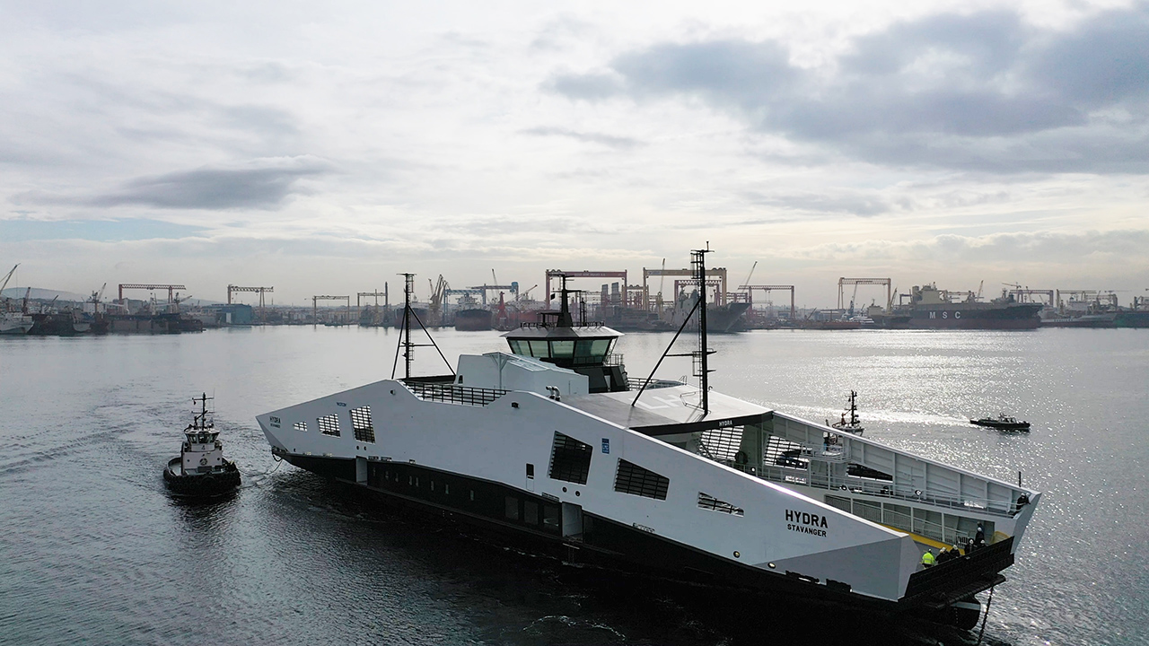 Verdens første hydrogenferje, Hydra.