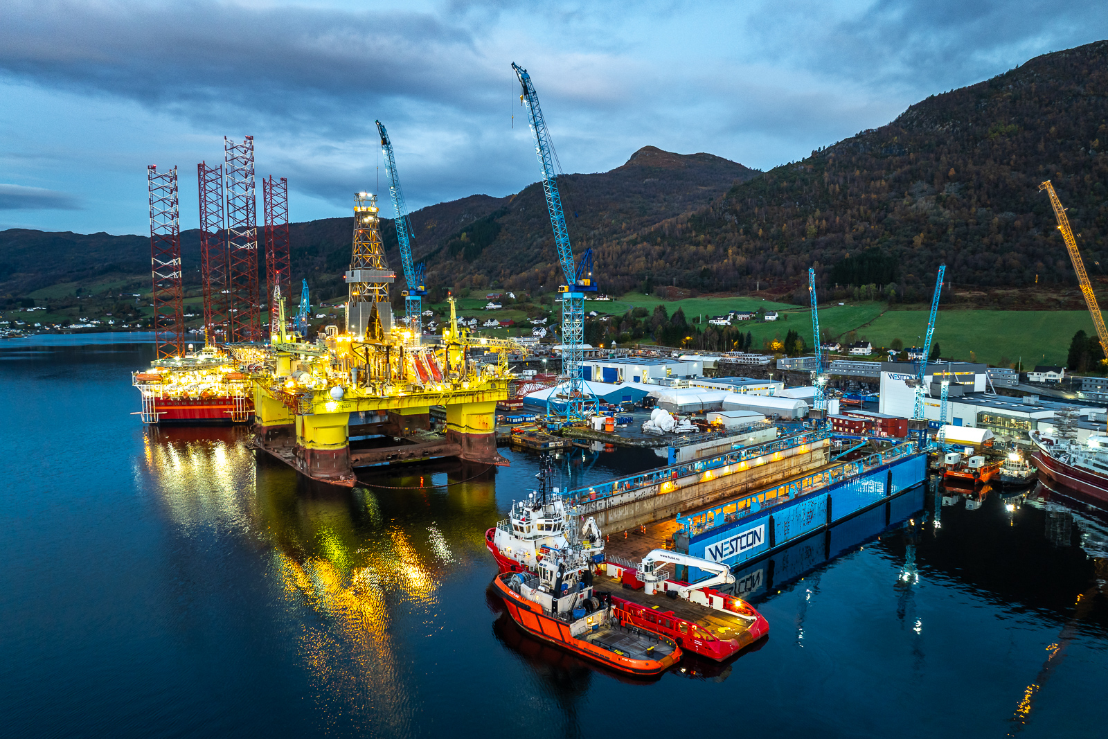 Photo of COSL rig at Westcon