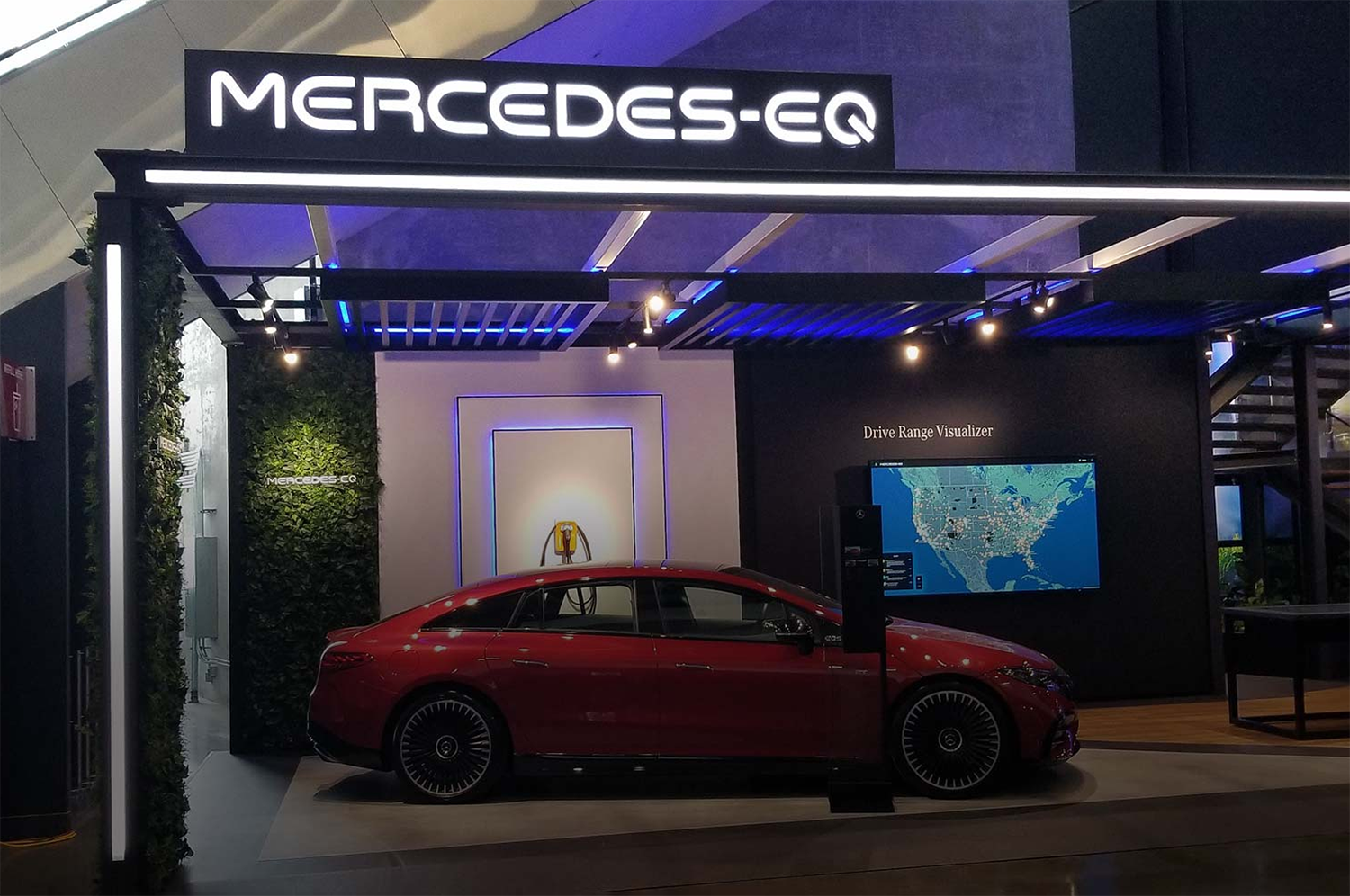 Mercedes-EQ Vecto Sign 
