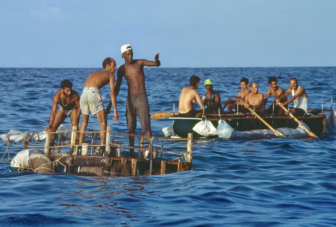 The photographs taken by Willy Castellanos of the Rafter Crisis are emotionally and politically unsettling, revealing a reality that was both strained and disquieting, on the verge of erupting into violence at the time.
