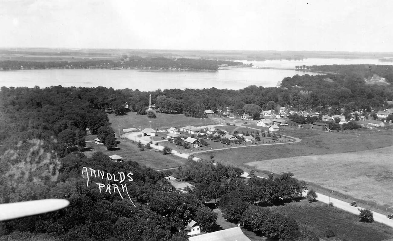 Black and white image of an aerial view of Arnolds Park