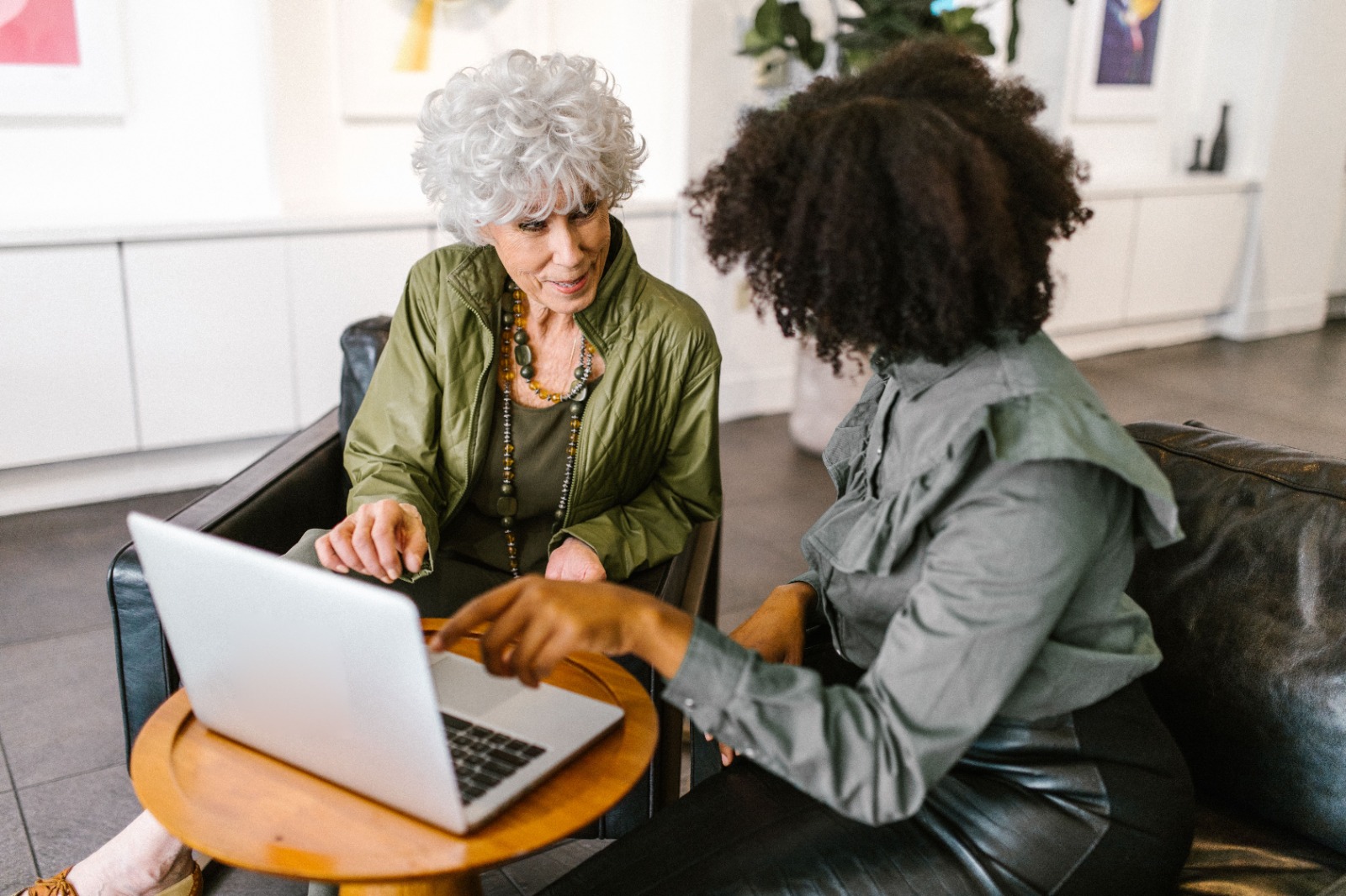 Best Mentoring Platforms for Reverse Mentoring in 2026