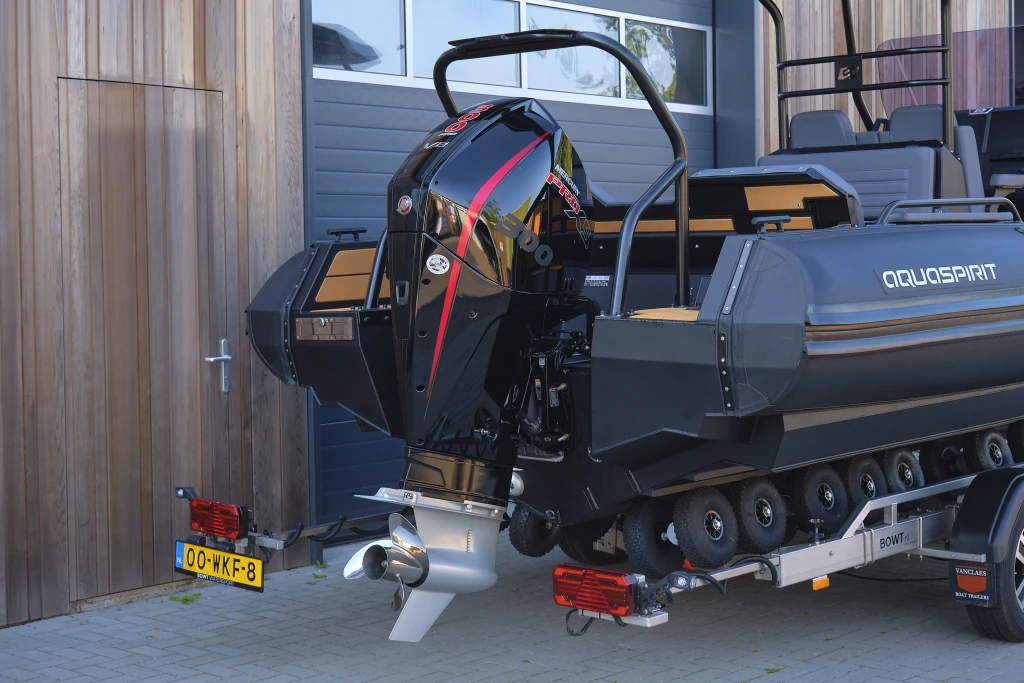 Mercury Pro XS 300 buitenboordmotor achter AQUASPIRIT S700 aluminium RIB, bij BOWT Watersport