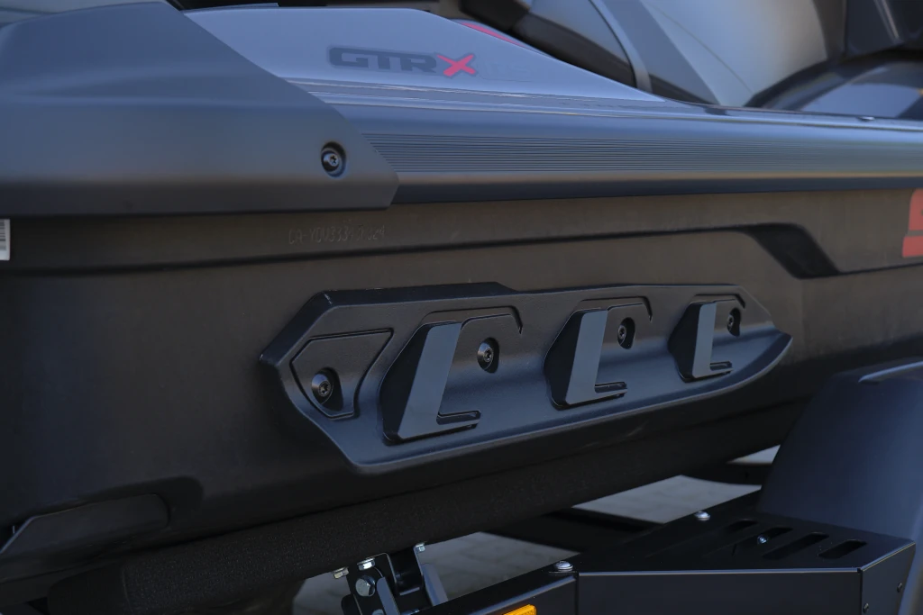 Sea-Doo GTR-X RS 300 X-sponsons