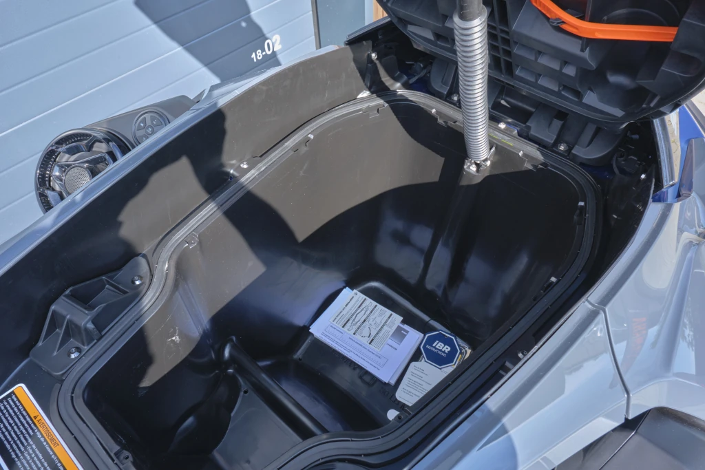 Sea-Doo GTX 230 opbergvak