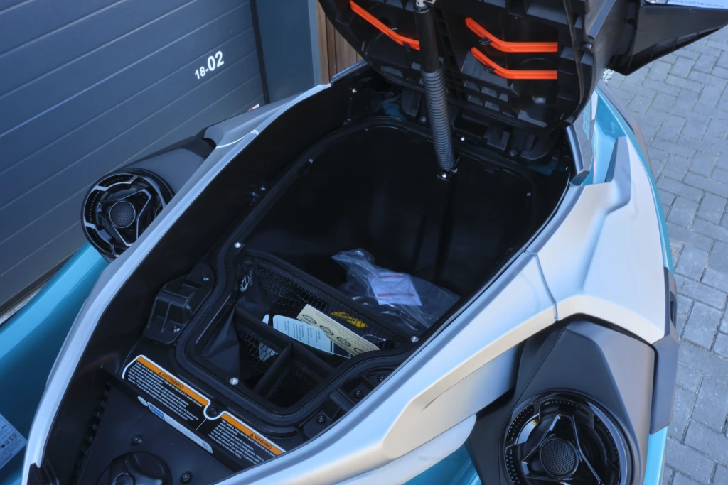 Sea-Doo GTX Limited 325 opbergvak