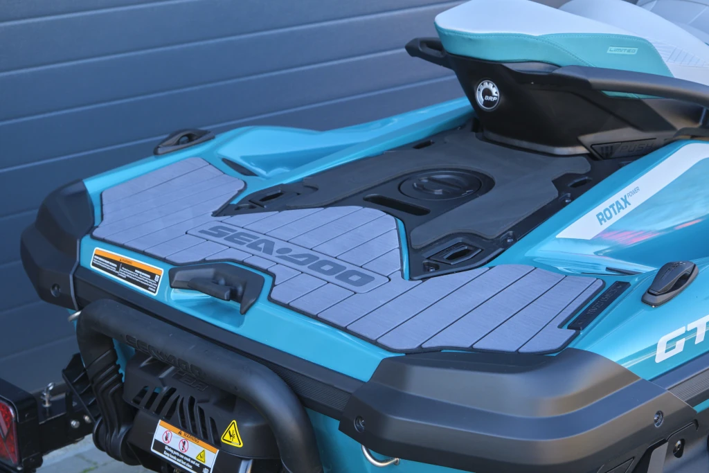 Sea-Doo GTX Limited 325 zwemplatform
