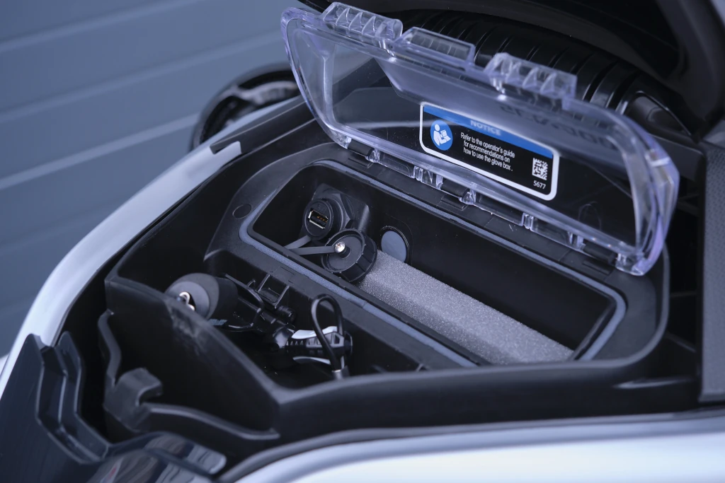 Sea-Doo GTX Limited 325 telefoonvak met usb