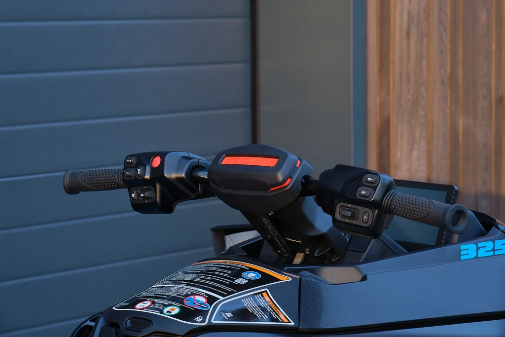 Sea-Doo RXT-X RS 325 waterscooter stuur