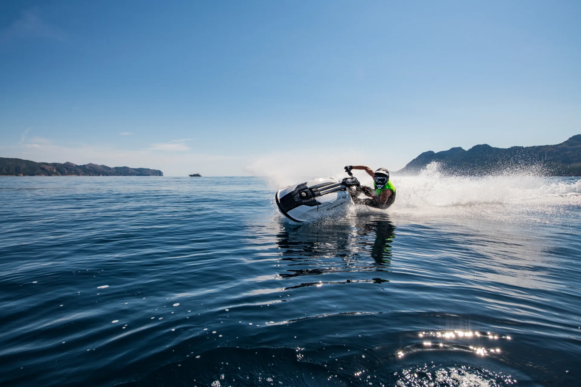 Yamaha SuperJet freestyle stand-up waterscooter/jetski te koop bij BOWT Watersport, officieel Yamaha WaveRunner dealer