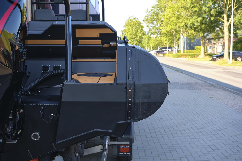 AQUASPIRIT S700 aluminium RIB/rubberboot te koop bij BOWT, luxe accessoires en opties
