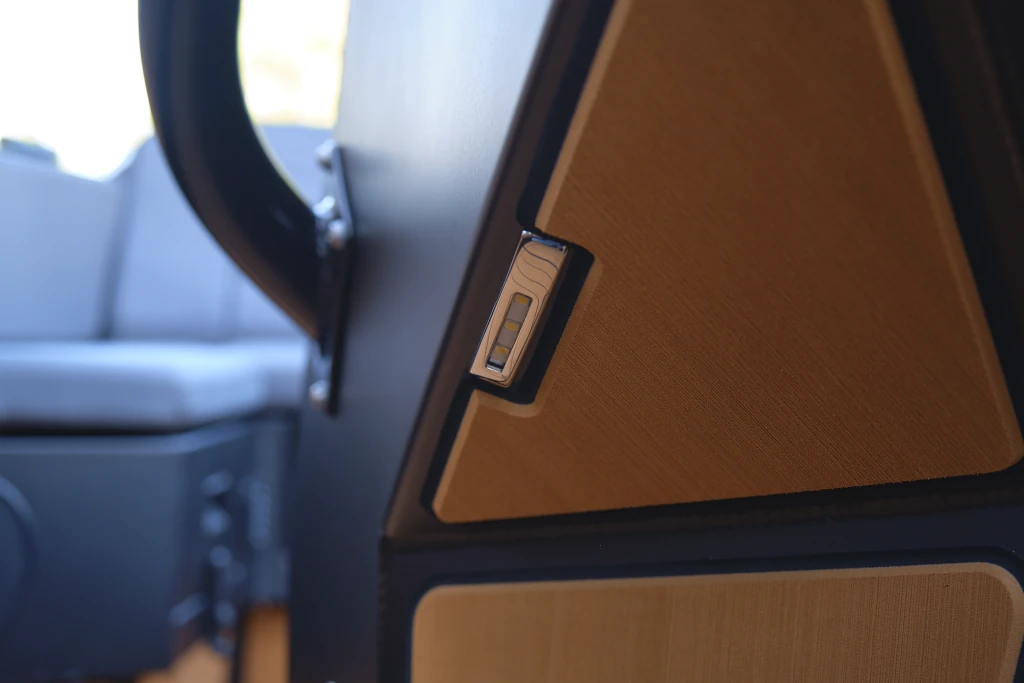 AQUASPIRIT S700 aluminium RIB/rubberboot te koop bij BOWT, luxe accessoires en opties