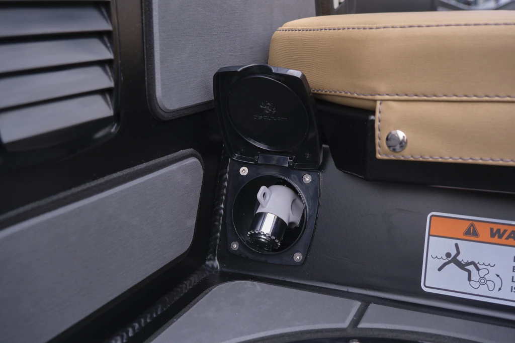 AQUASPIRIT S700 aluminium RIB/rubberboot te koop bij BOWT, luxe accessoires en opties