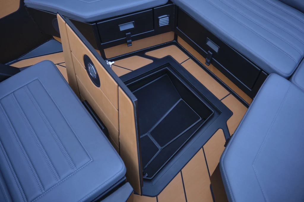 AQUASPIRIT S700 aluminium RIB/rubberboot te koop bij BOWT, luxe accessoires en opties