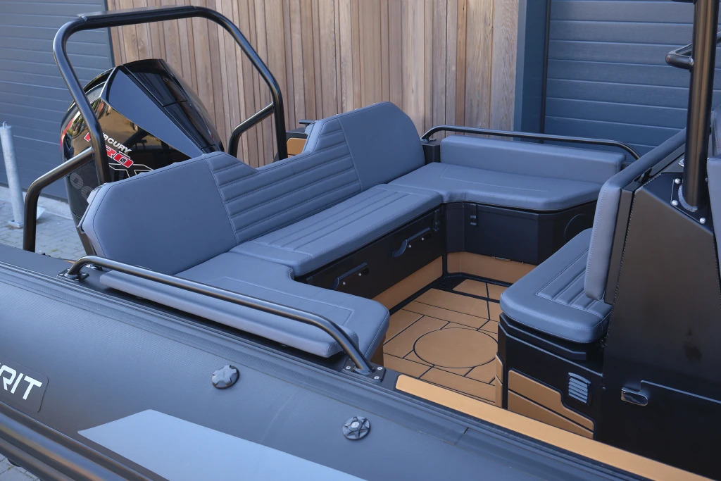 AQUASPIRIT S700 aluminium RIB/rubberboot te koop bij BOWT, luxe accessoires en opties