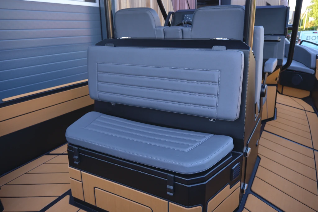 AQUASPIRIT S700 aluminium RIB/rubberboot te koop bij BOWT, luxe accessoires en opties