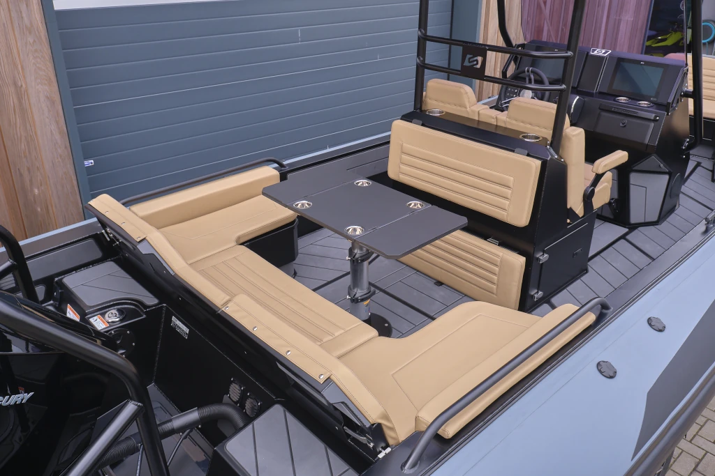 AQUASPIRIT S700 aluminium RIB/rubberboot te koop bij BOWT, luxe accessoires en opties