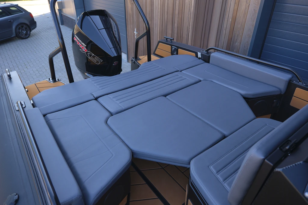 AQUASPIRIT S700 aluminium RIB/rubberboot te koop bij BOWT, luxe accessoires en opties