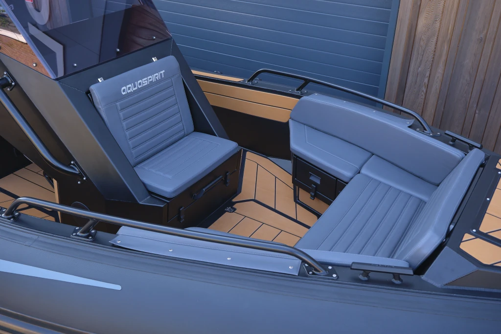 AQUASPIRIT S700 aluminium RIB/rubberboot te koop bij BOWT, luxe accessoires en opties