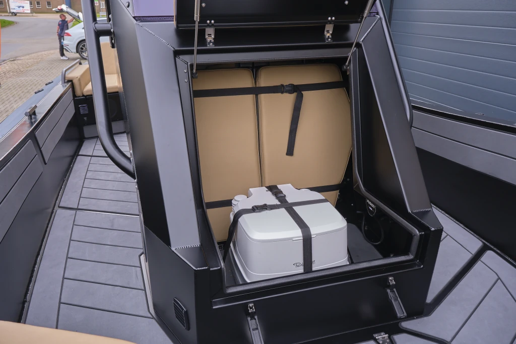 AQUASPIRIT S700 aluminium RIB/rubberboot te koop bij BOWT, luxe accessoires en opties