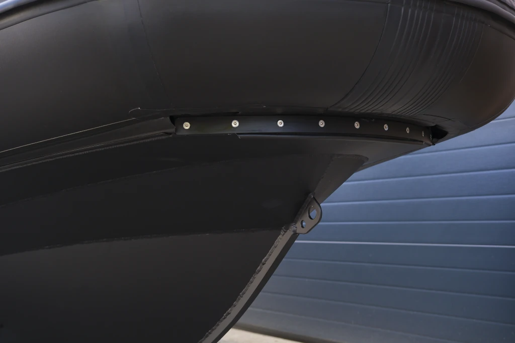 AQUASPIRIT S585 DC (Dual Console) luxe aluminium RIB met veel ruimte dankzij D-tubes geschikt voor 8 personen en maximaal 150 pk buitenboordmotor. Snelle rubberboot en RIB.