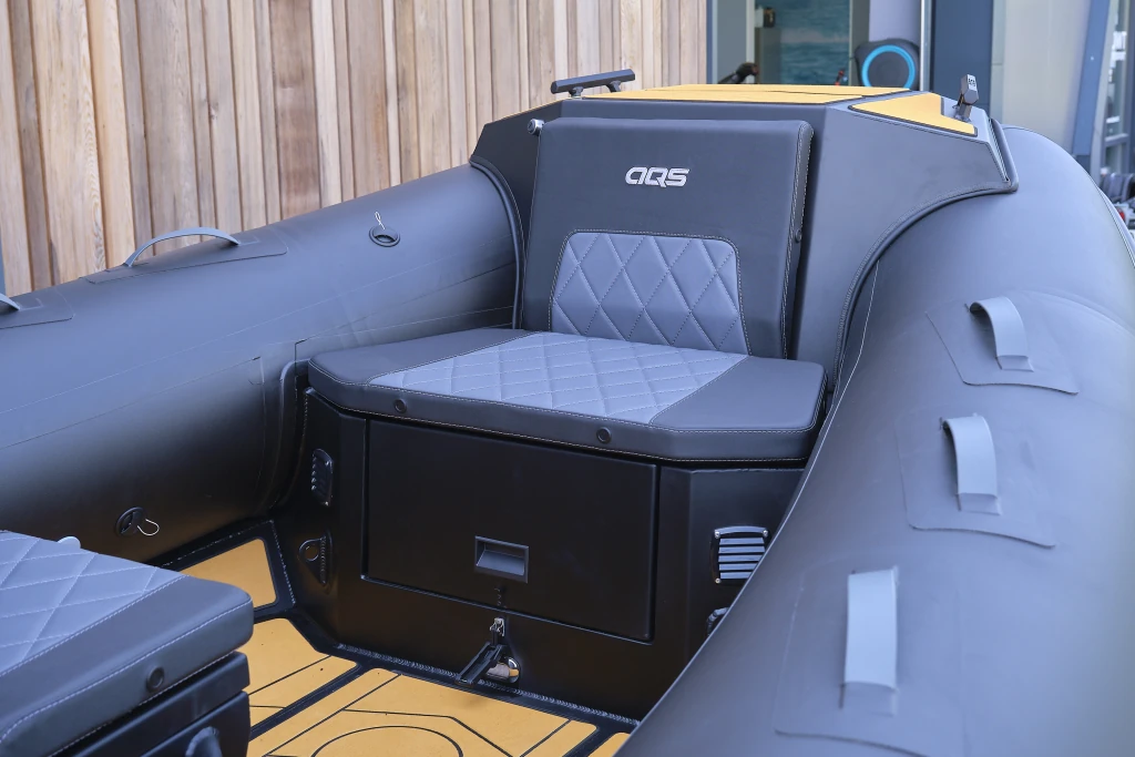 AQUASPIRIT S530 robuust en luxe aluminium RIB/rubberboot met 100 pk, te koop bij de RIB-specialist: BOWT Watersport