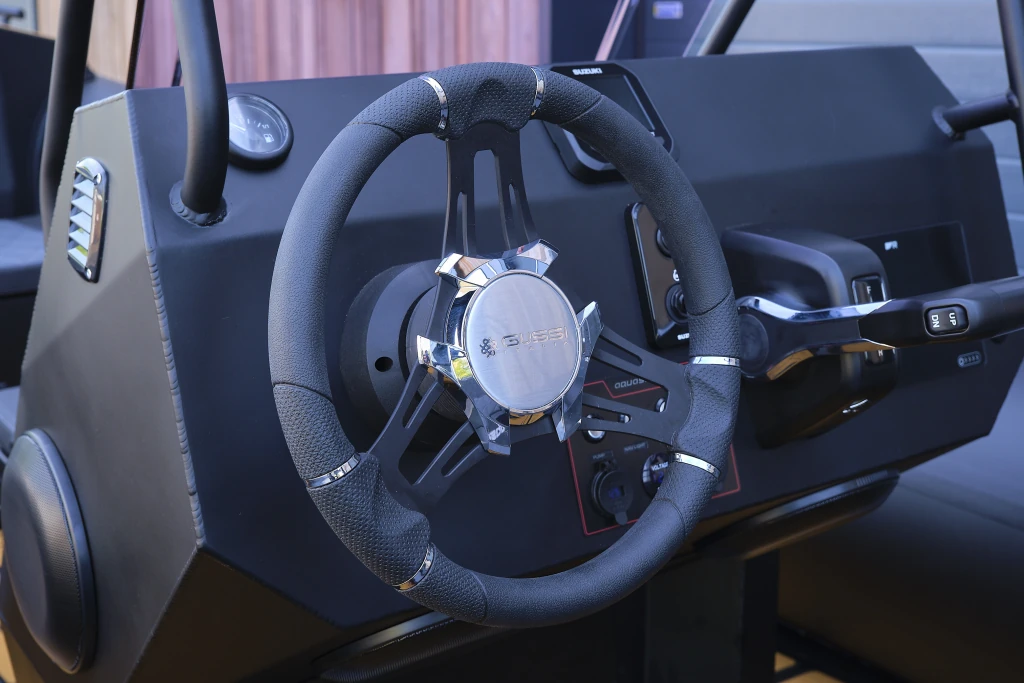 AQUASPIRIT S530 robuust en luxe aluminium RIB/rubberboot met 100 pk, te koop bij de RIB-specialist: BOWT Watersport