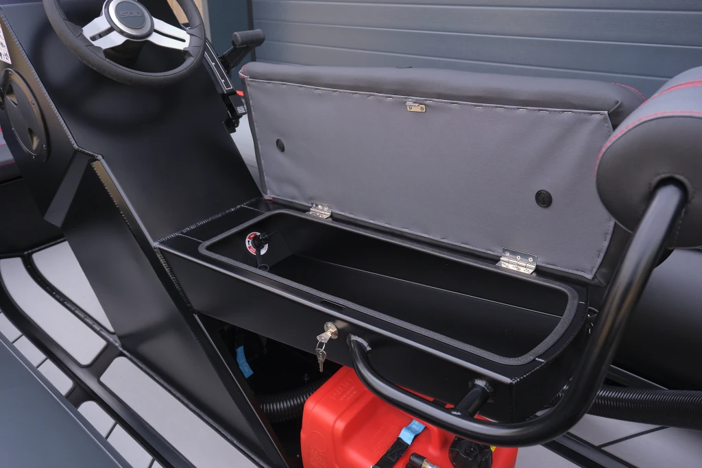 AQUASPIRIT S350 met Sportconsole en verrassend ruimte aluminium RIB met stuurconsole en maximaal 30 pk