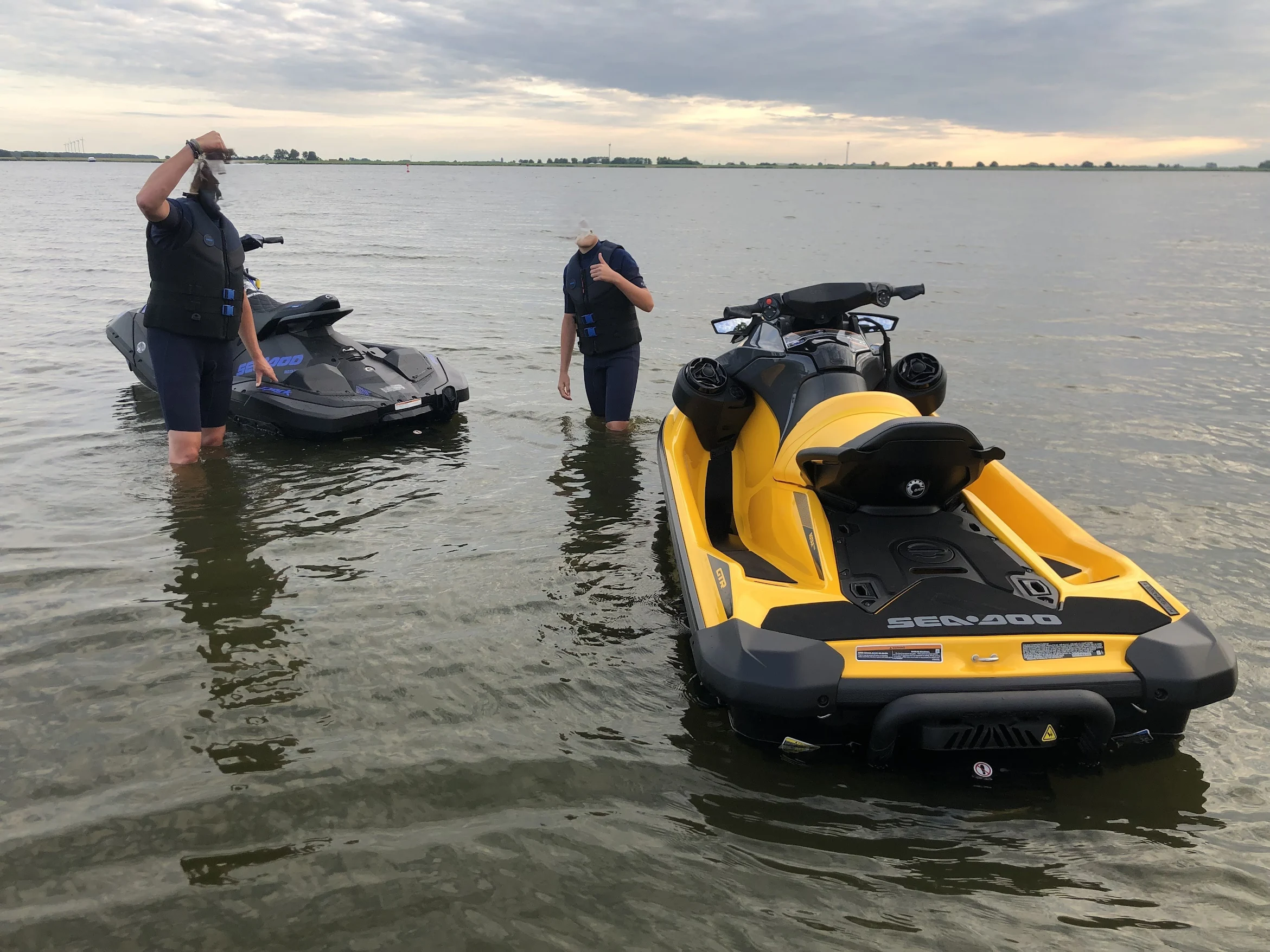 Sea-Doo GTR 230 en Sea-Doo Spark waterscooter